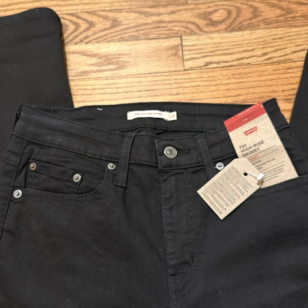 Levi’s women’s 721 high rise skinny jeans